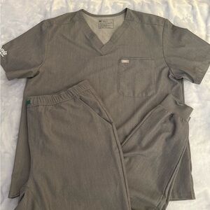 Figs Charcoal Scrub set